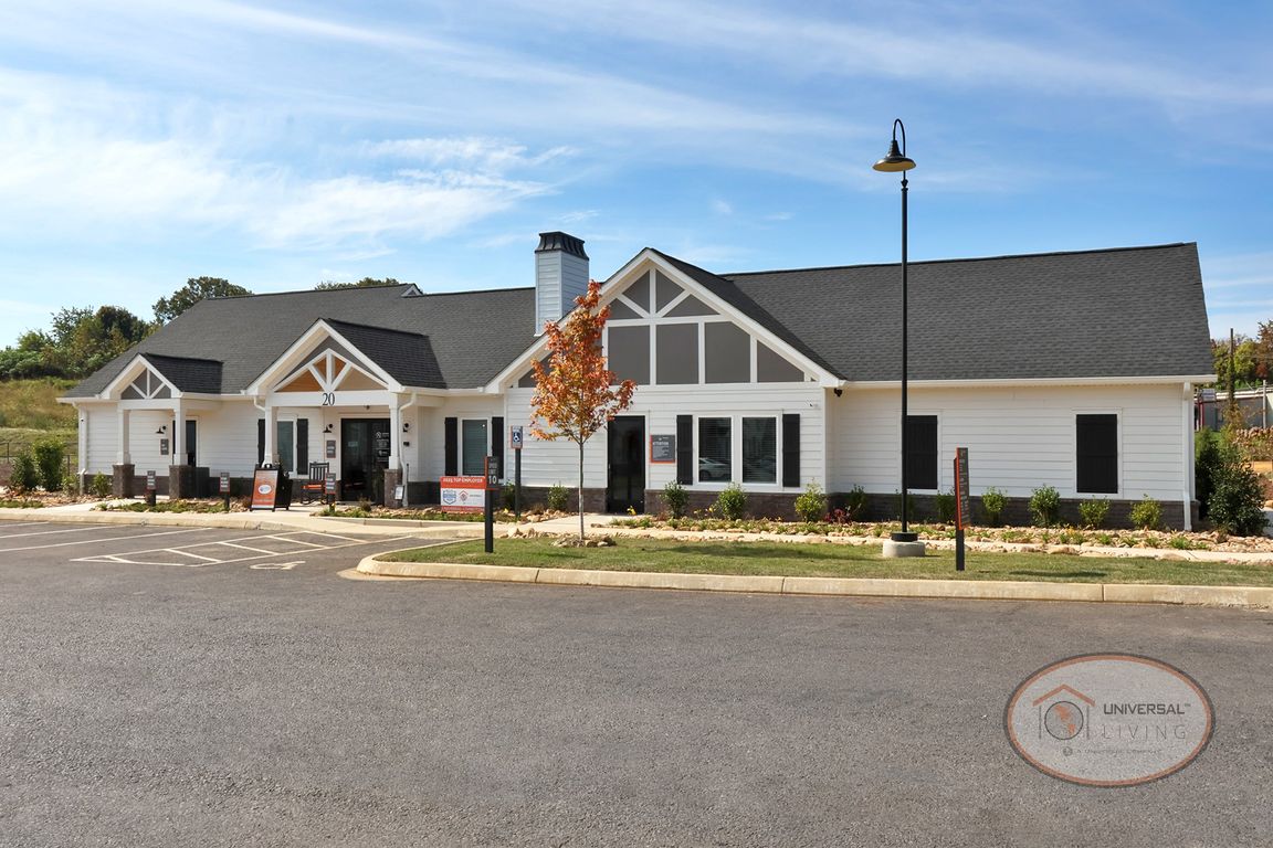 Clubhouse and Leasing Office