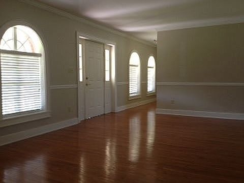 3rd image of 422 Saint Augustine Ave