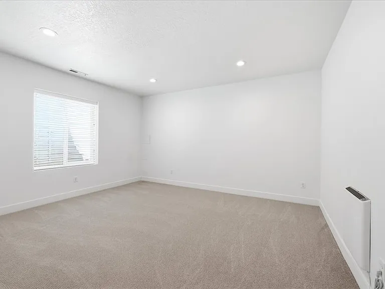 1681 S 1110 E — Photo 10