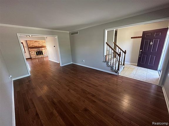 4th image of 7534 Charrington Dr