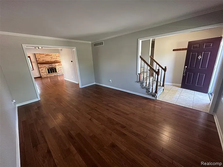 7534 Charrington Dr — Photo 4
