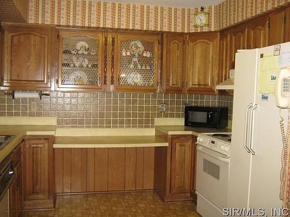 4th image of 2501 Westmoreland Dr
