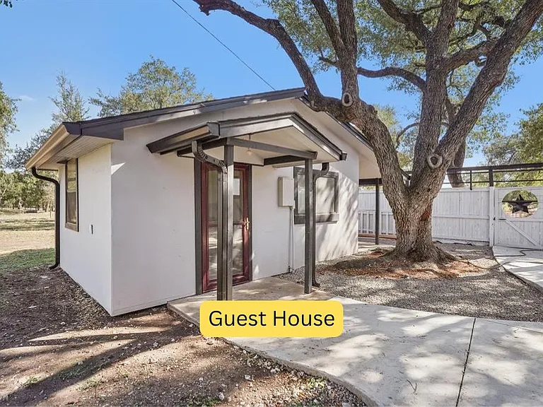 1739 Starwood Dr — Photo 3