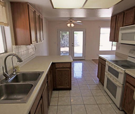 3rd image of 2154 E Dragoon Ave