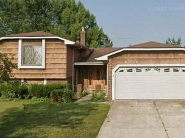 1209 Brookline St, Canton, MI 48187