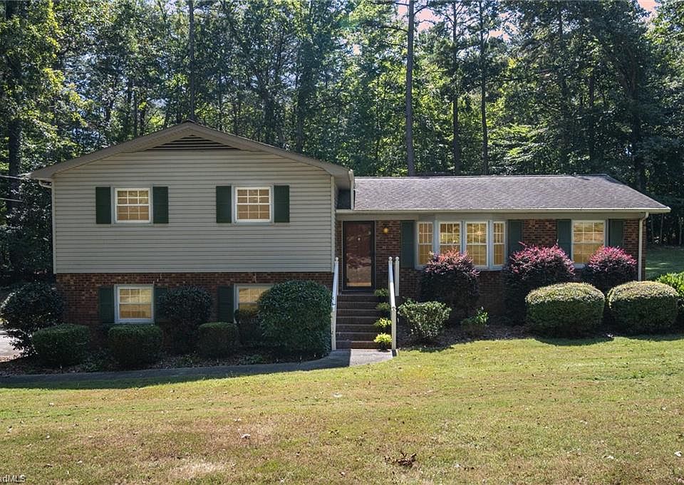 1st image of 418 Westminster Dr