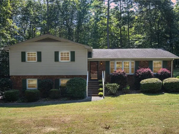 418 Westminster Dr, Asheboro, NC 27203
