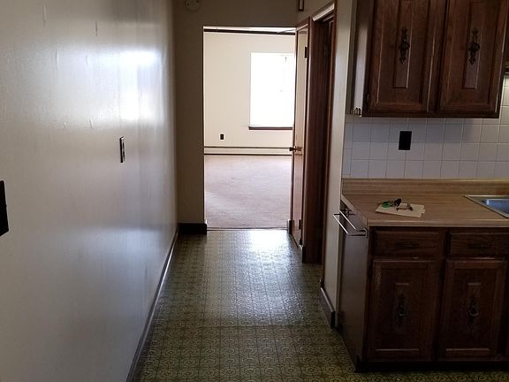 5th image of 825 Oliver St APT 2
