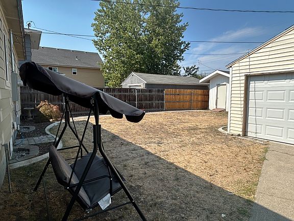 4th image of 2315 E Everett Ave