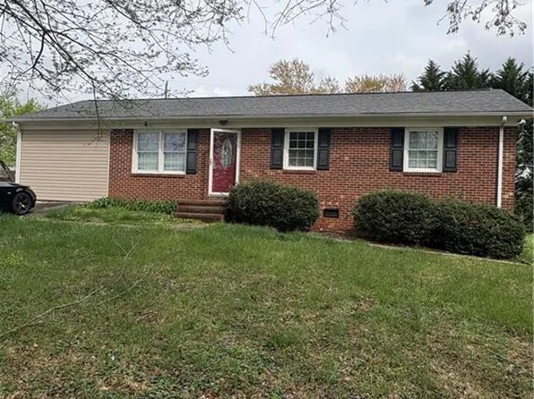 165 Gilda Dr, Mount Airy, NC 27030