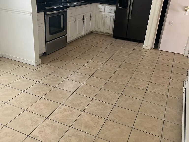 2811 Twain Ln — Photo 5