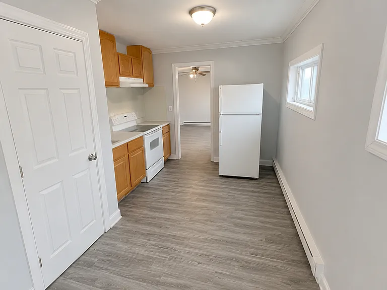 60 Dowell St #A — Photo 2