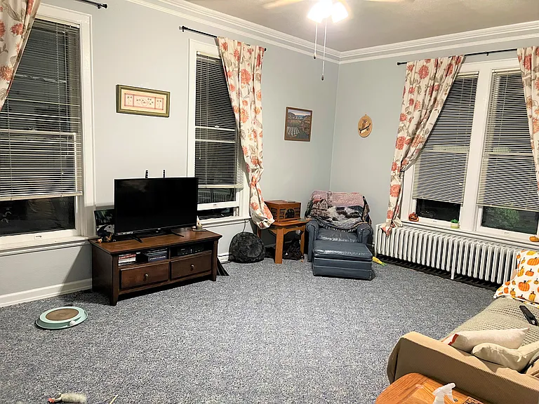 116 W 8th St #6 — Photo 3
