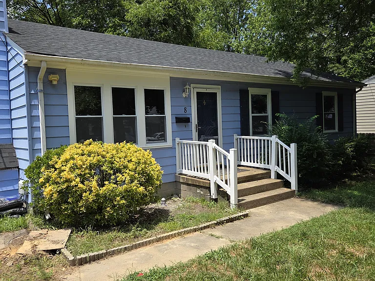 8 N Fern Ave — Photo 2