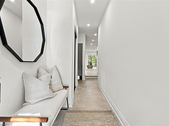 2nd image of 44 Viewcrest Cir