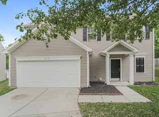 2819 Forest Grove Ct, Charlotte, NC 28269