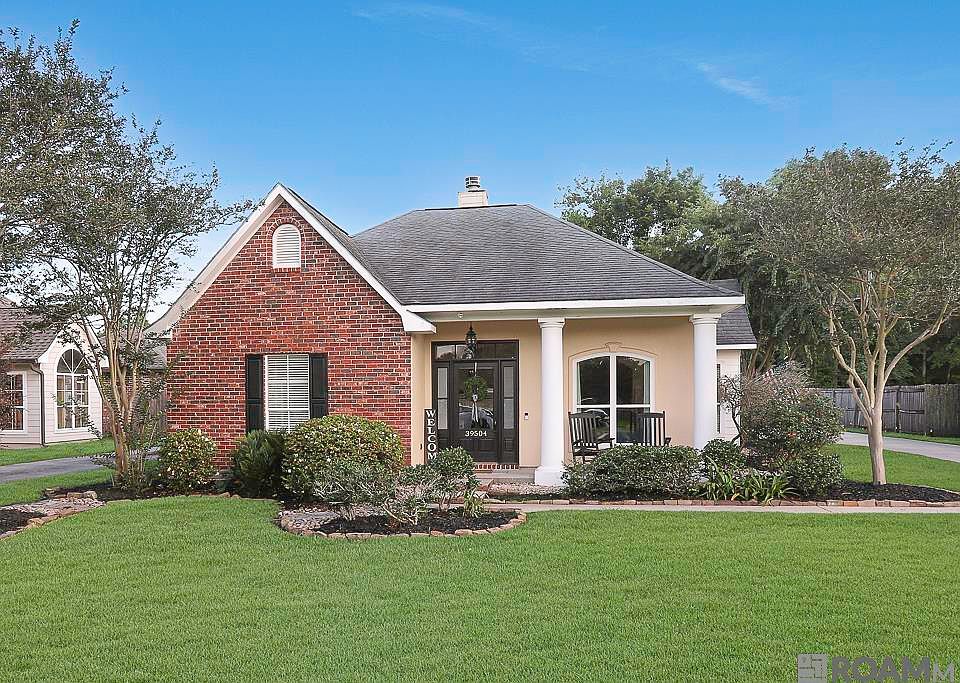 1st image of 39504 Woodlake Dr