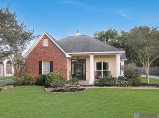 39504 Woodlake Dr, Prairieville, LA 70769