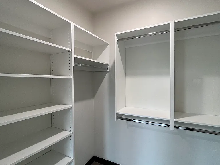 130-132 Mallory Ave #209 — Photo 4