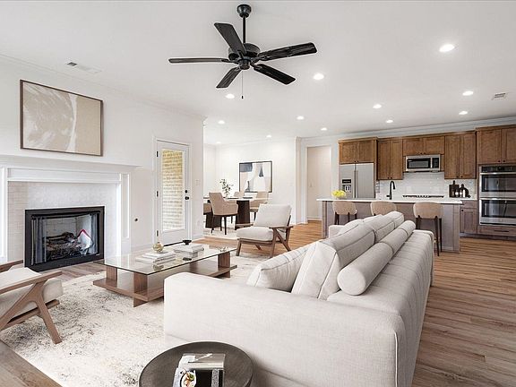4th image of 319 McLaughlin Dr