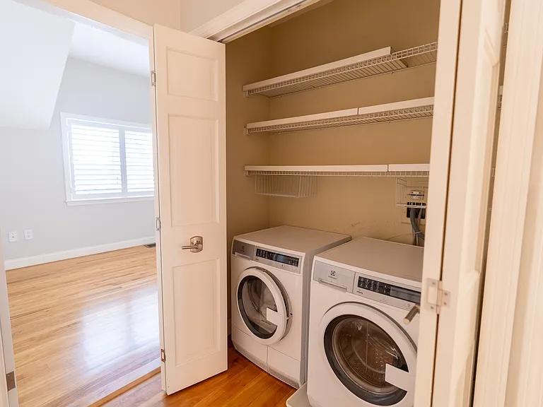 606 Chandlers Wharf — Photo 15