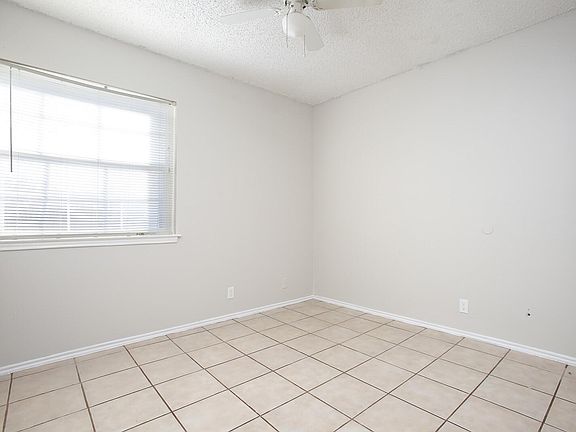 5th image of 8807 Meadow Trace St