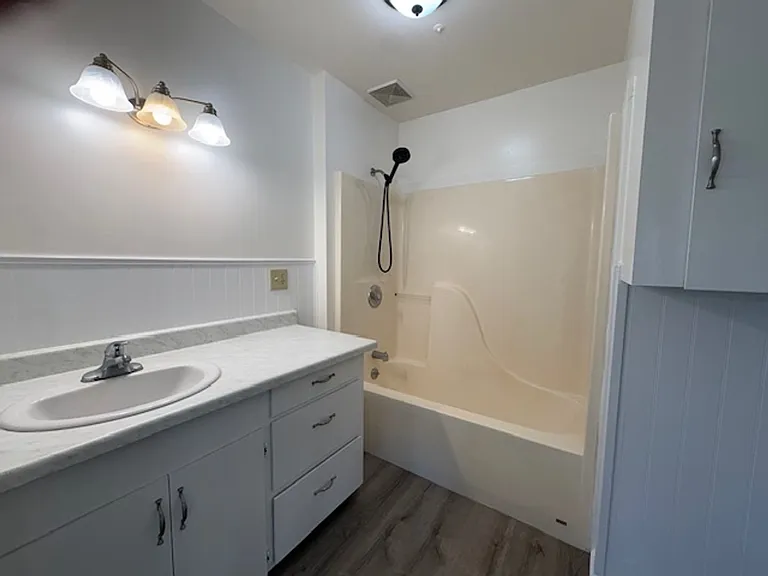 301 S G St — Photo 10
