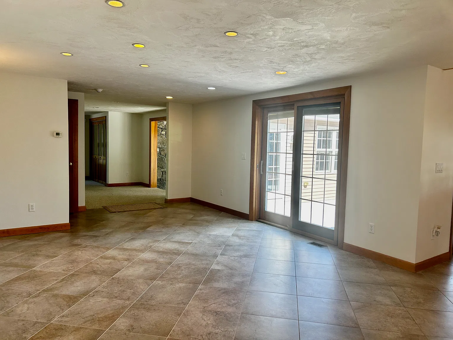 4 bed, 3.0 bath, 2800 sqft, $4,250 — Photo 3