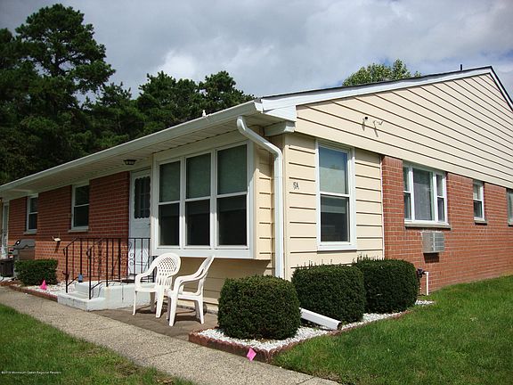 3rd image of 5A Lafayette Dr