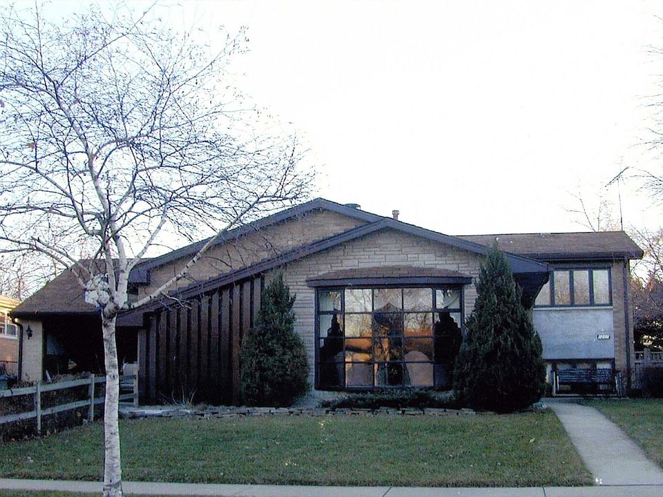 1st image of 1207 E 161st Pl