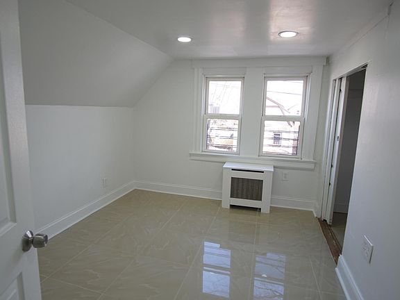 5th image of 755 S 15th St Floor 2