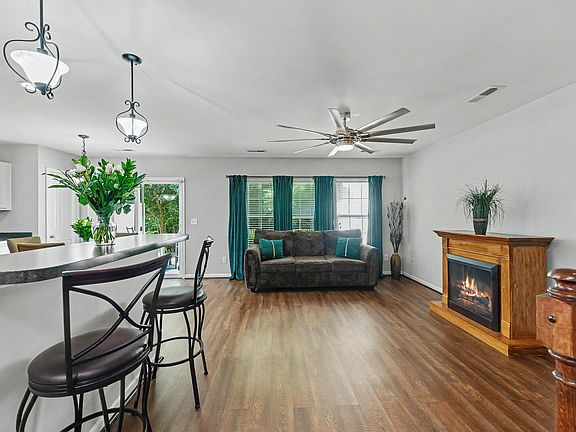 4th image of 5150 Trump St Unit 105
