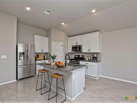 5th image of 132 Periwinkle Ln