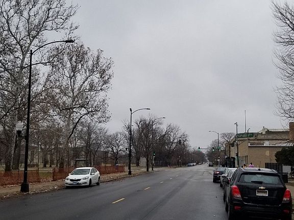 4th image of 11121 S King Dr