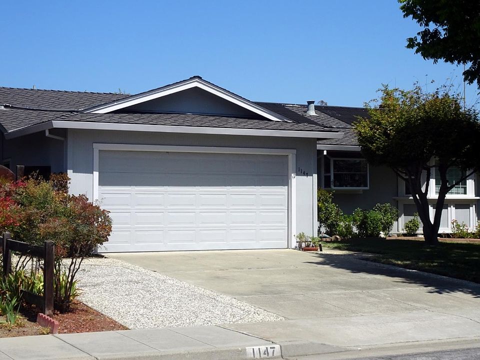 2nd image of 1147 Crespi Dr