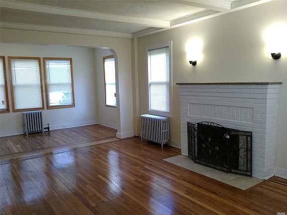 5th image of 213 Sycamore St
