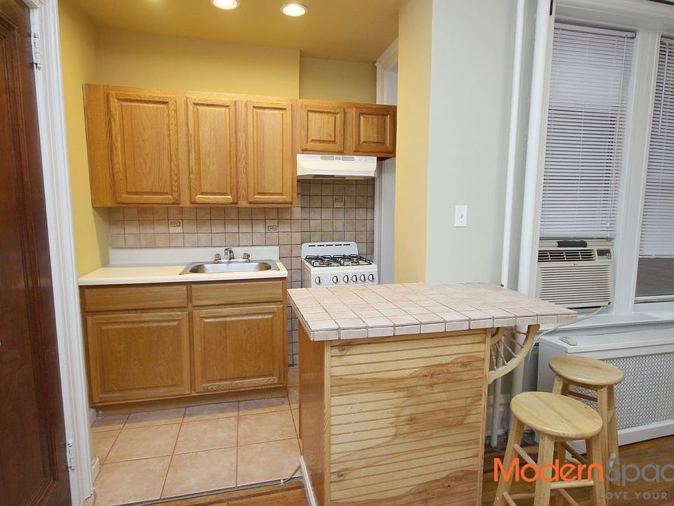 1st image of 3164 30th St APT 11