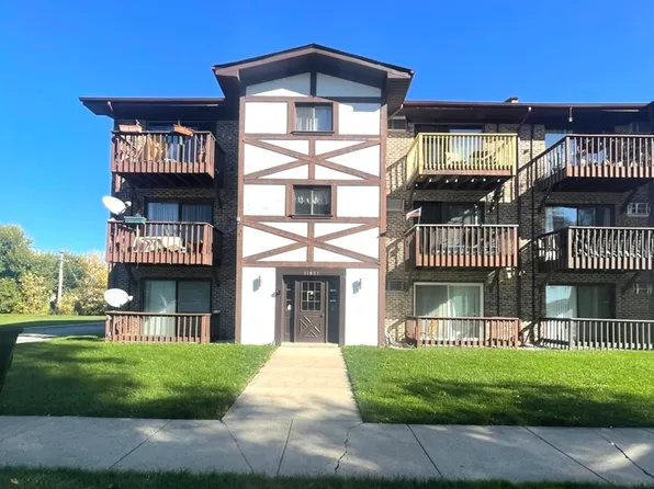 11801 S Karlov Ave APT 303, Alsip, IL 60803