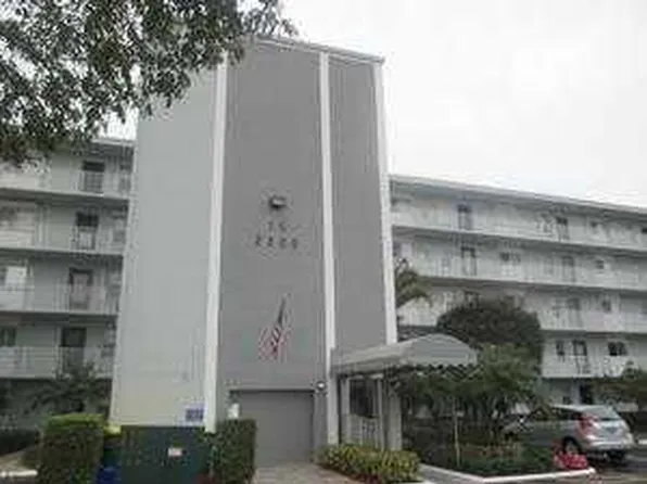 2220 N Cypress Bend Dr APT 106, Pompano Beach, FL 33069