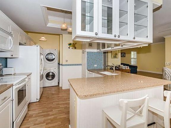 4th image of 8350 Savannah Trace Cir APT 1602