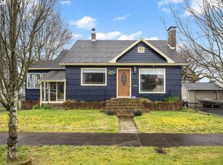 2215 8th St, Tillamook, OR 97141