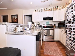 60 Egmont St APT 4, Brookline, MA 02446