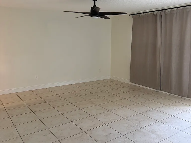 6028 Loree St — Photo 6