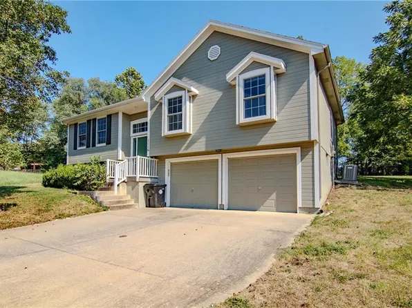 1116 Adams Cir, Pleasant Hill, MO 64080