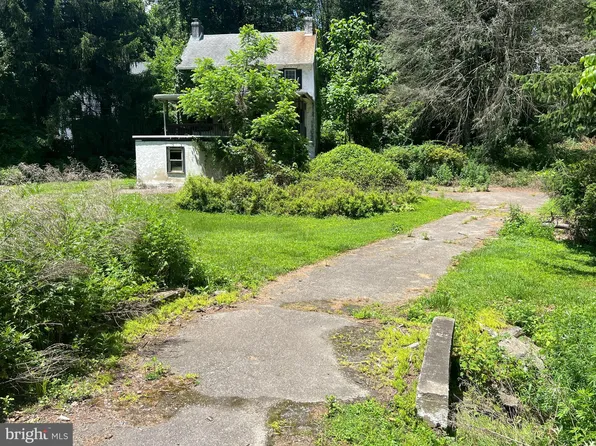 440 W Knowlton Rd, Media, PA 19063