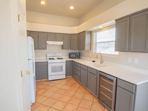 2656 Bearcat Dr, Las Cruces, NM 88001