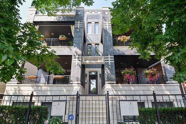 1st image of 1632 W Diversey Pkwy #2W