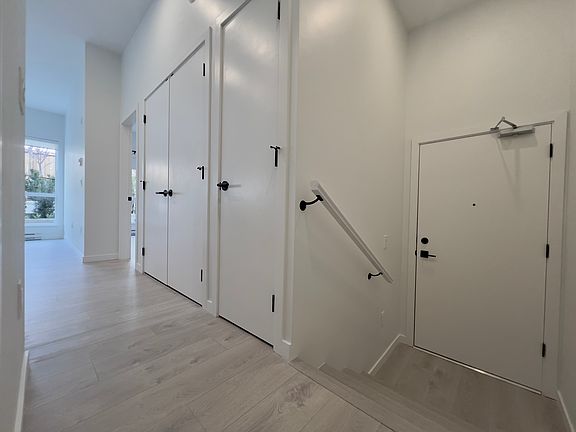 4th image of 19577 65b Ave #102