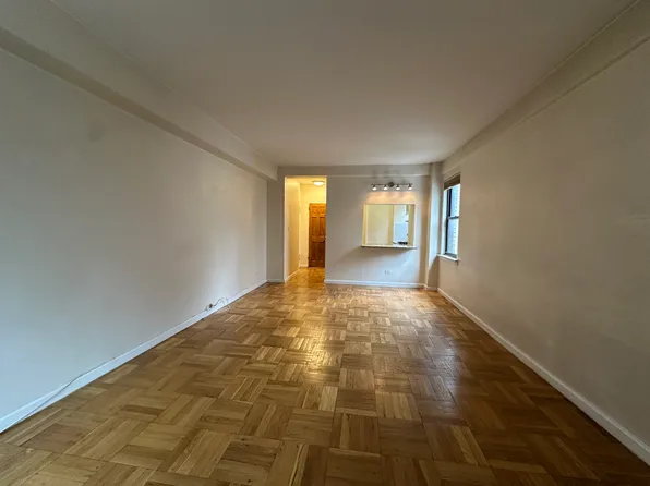 240 East 46th Street image 4 of 13