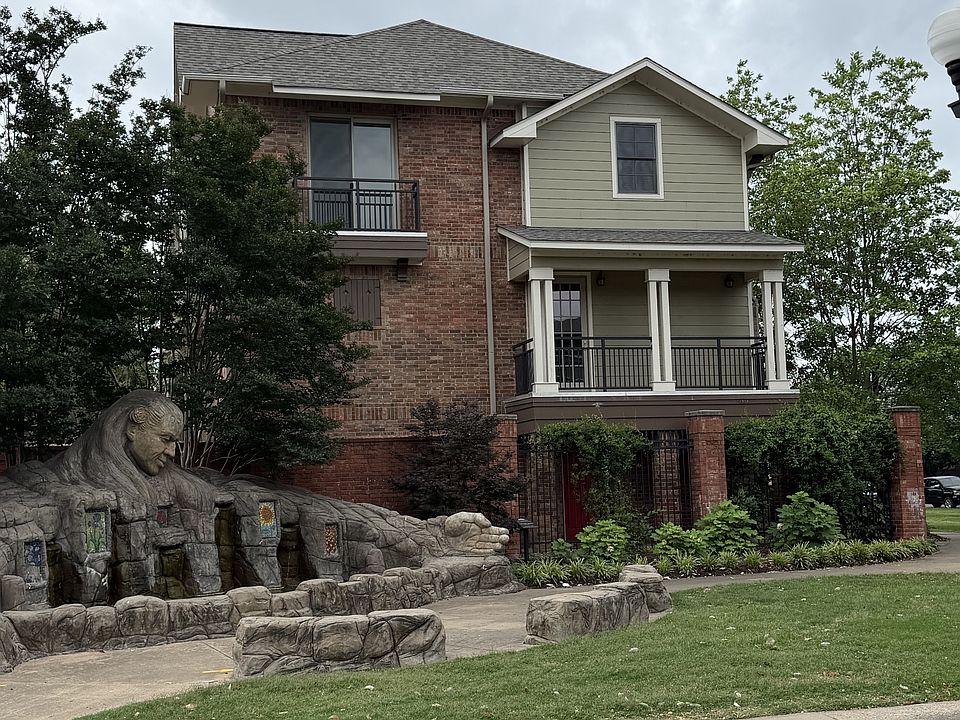 1st image of 442 Maple St #1